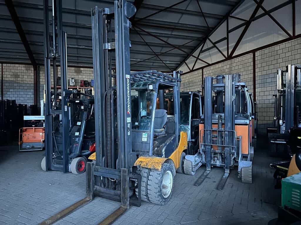 VS-22603 Diesel triplex heftruck Jungheinrich 3,5 ton