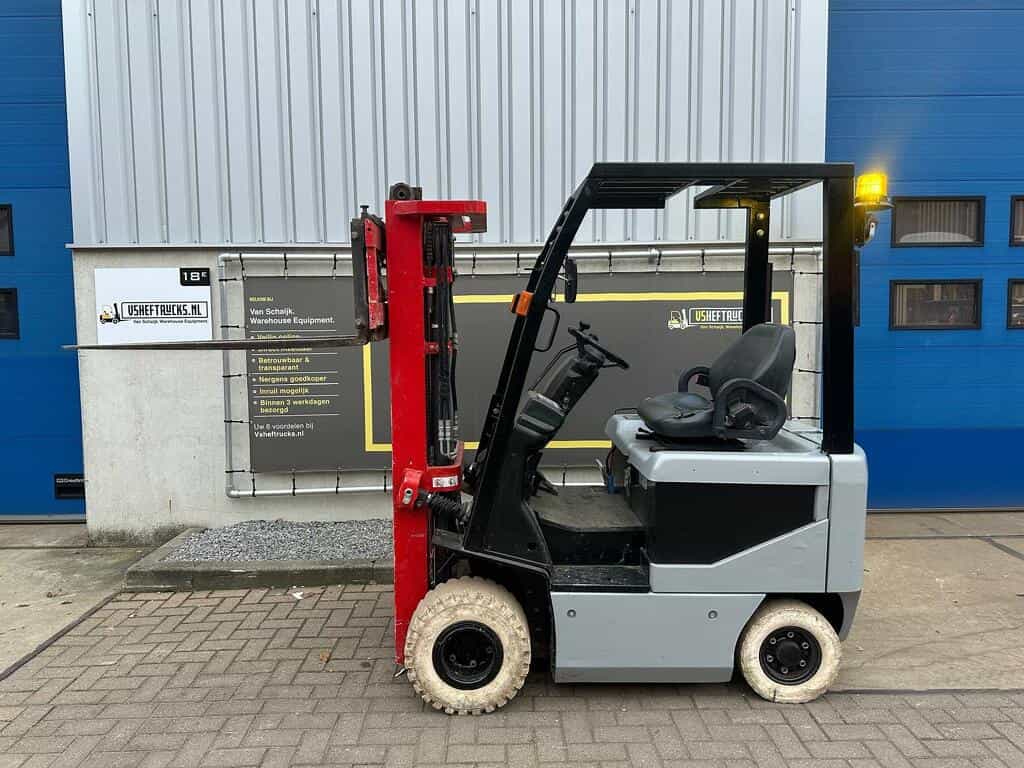 VS-22604 Elektrische triplex heftruck Nissan