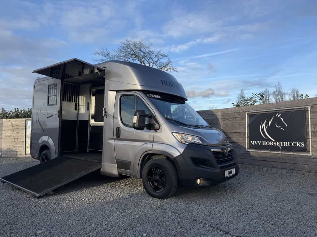 OPEL MOVANO PAARDENWAGEN | HORSETRUCK | STX AKX | STALLION 3XL | 2023 | HENGST | 59.101KM | LEER | CAMERA | 3-SEAT | BELGISCH KENTEKEN