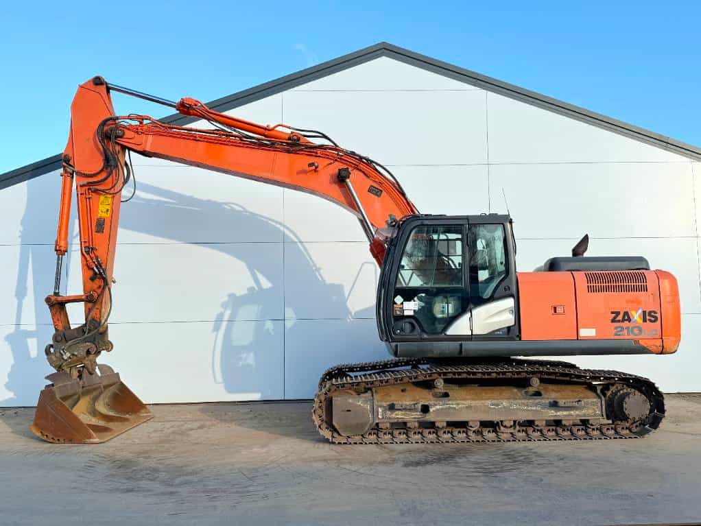 Hitachi ZX210LC-5B - Tilting Bucket / Quick Coupler
