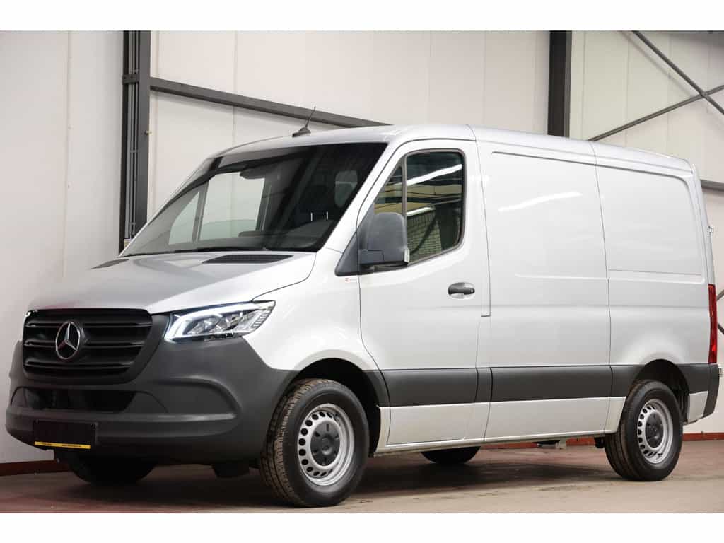 Mercedes-Benz Sprinter 317 1.9 CDI L1H1 170PK 2000KG TREKVERMOGEN