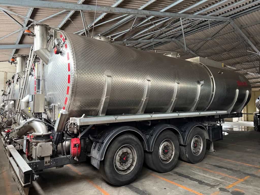 D-Tec WIENHOFF 30.000L Edelstahl Tierfutter/Gülleauflieger/Guelle 6m3  silo tank trailer
