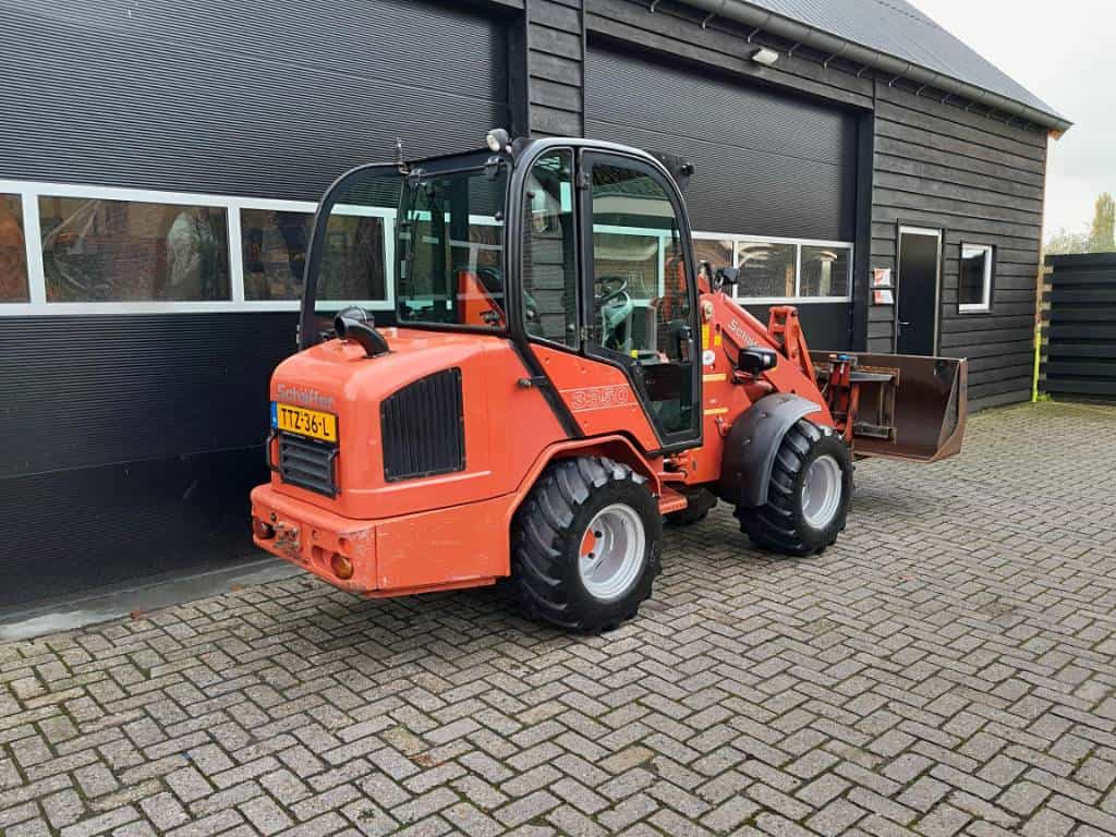 Schäffer 3350 minishovel met cabine