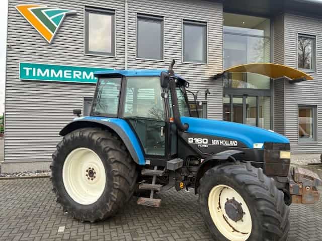 New Holland  8160