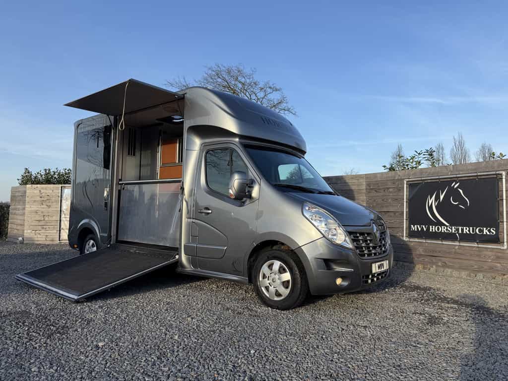 RENAULT MASTER PAARDENWAGEN | HORSETRUCK | ROELOFSEN | STALLION 3XL | 2016 | HENGST | AUTOMAAT | 3-SEAT | 178.841KM | ALUMINIUM | NL KENTEKEN