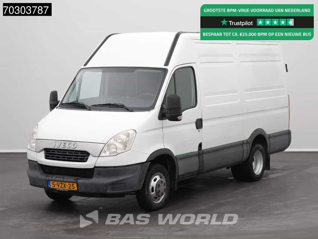 Iveco Daily 40C15 3.0L Dubbellucht 150PK L3H2 150PK 3,5t Trekhaak Airco Cruise L3 Airco Trekhaak Cruise control