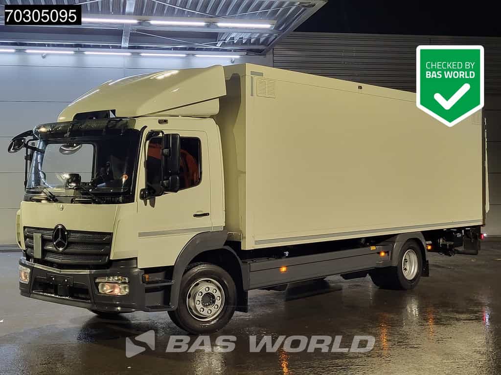 Mercedes Atego 1524 4X2 15tonner Automatic 6 Cylinder 1500kg Ladebordwand Euro 6