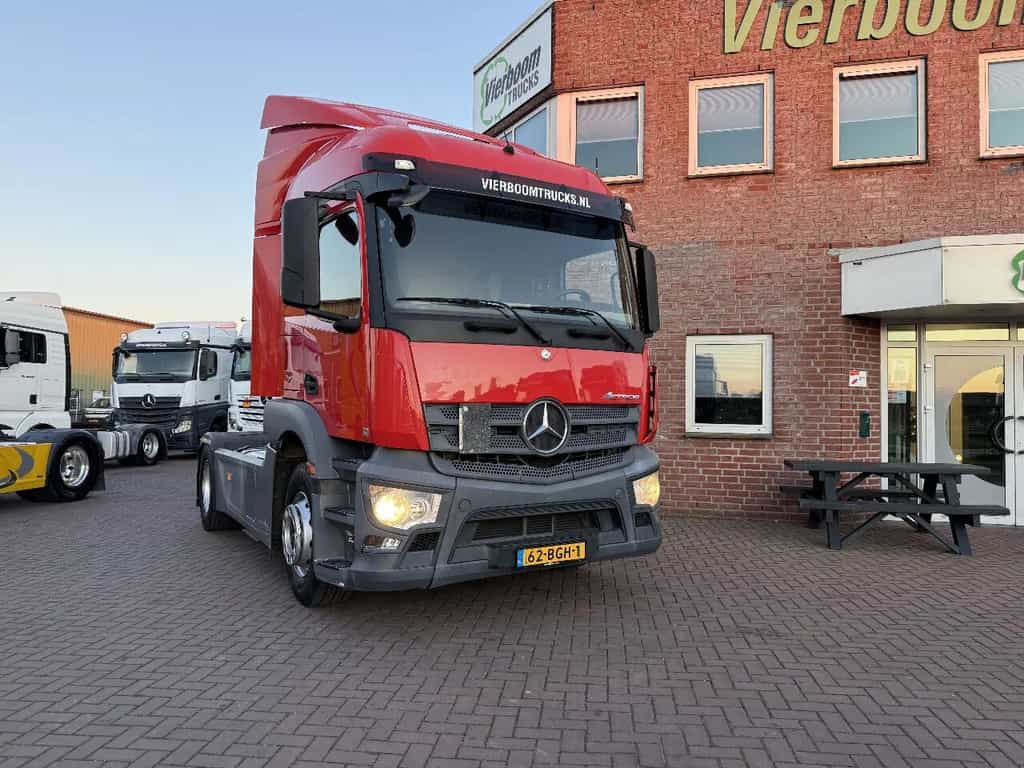 Mercedes-Benz Actros 1836LS Streamspace / ONLY 669.031km / tyres 60% /Holland  truck tractor