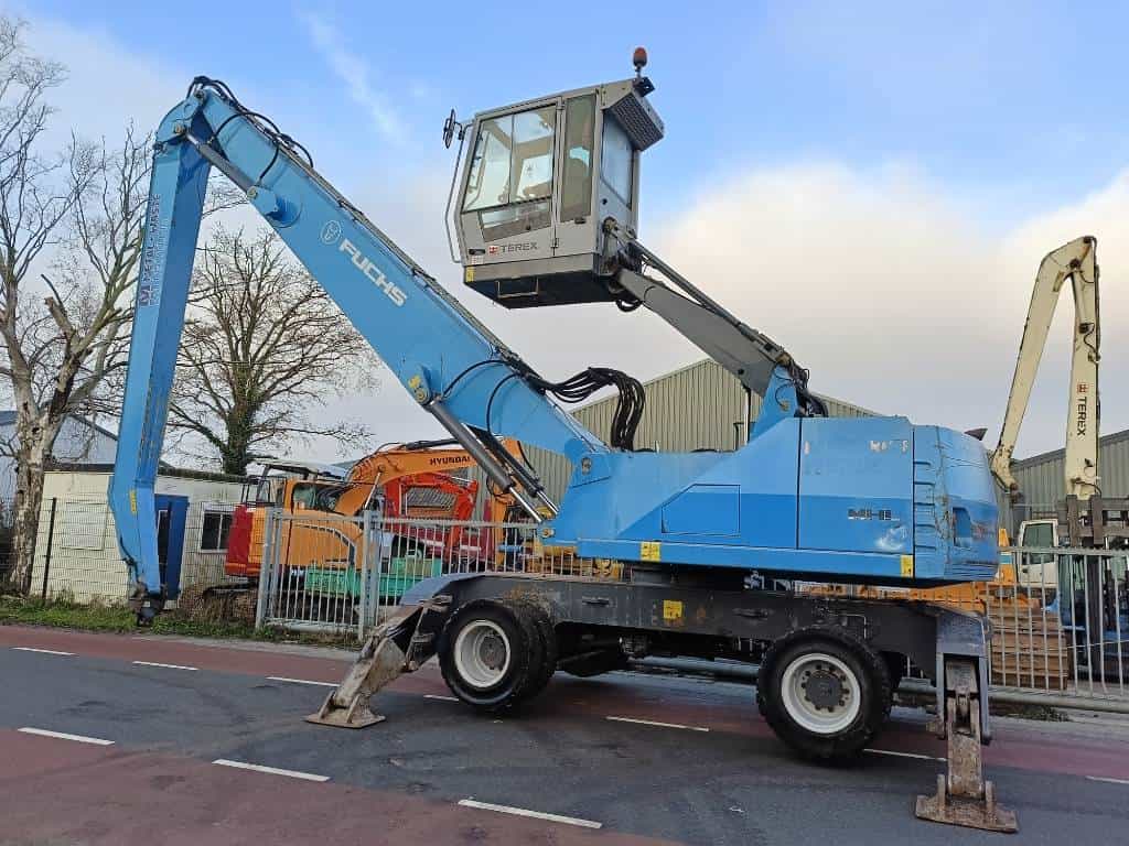 Fuchs MHL 350 industry waste handler umslagbagger
