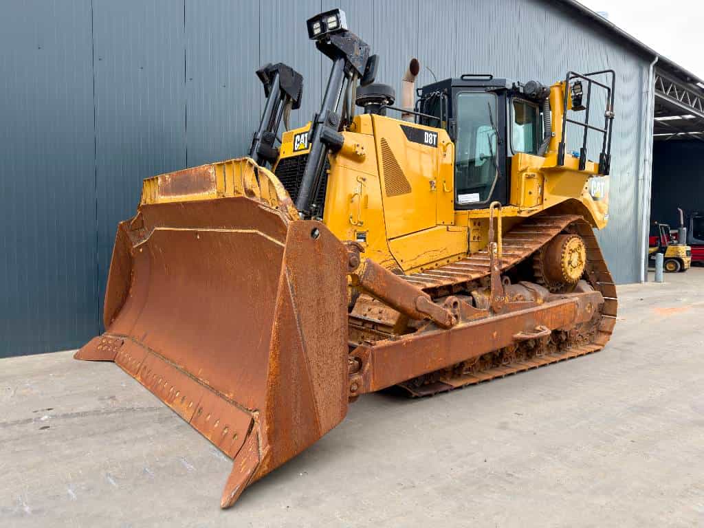 CAT D8T - CE