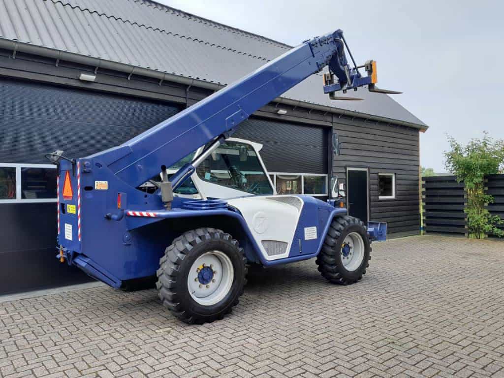 Merlo P 40.17 verreiker met vorken