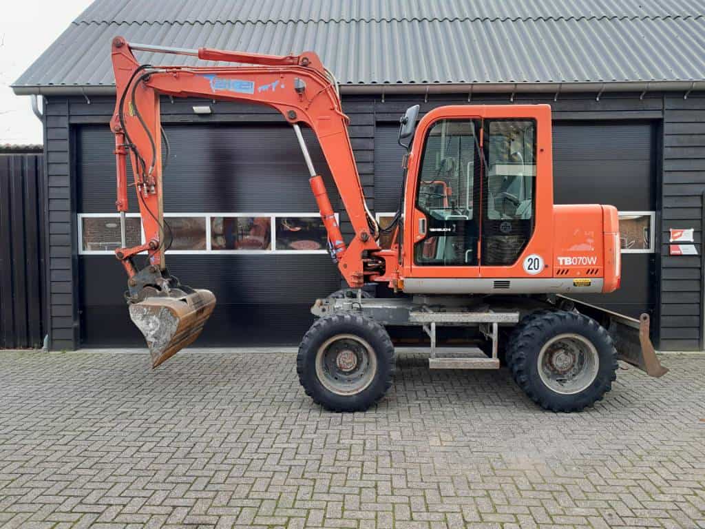 Takeuchi TB070 mobiele kraan graafmachine