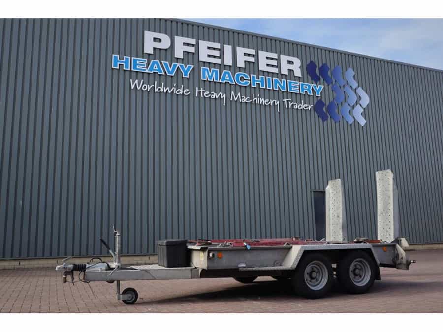 Ifor Williams 2HB 2 Axel Trailer, 2.856 kg Capacity, Incl Loadin