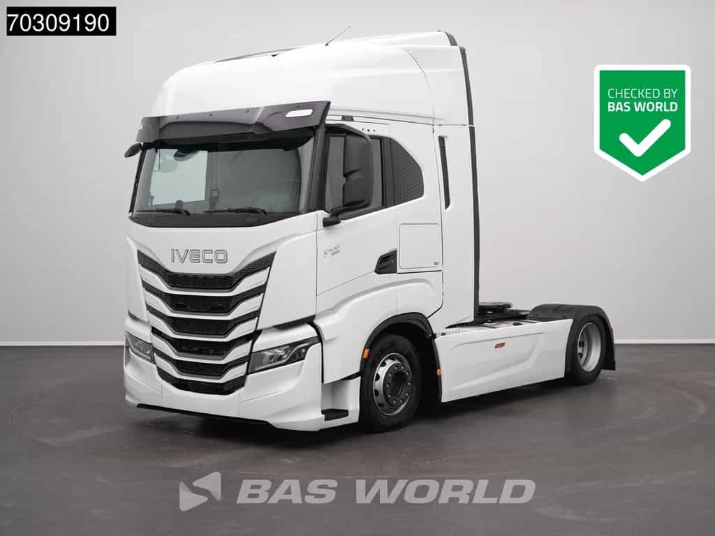 Iveco S-Way 500 4X2 NEW! 2xTanks Retarder ADR Standklima LED