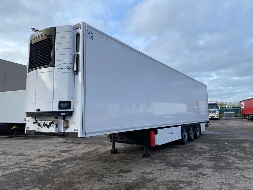 Krone SD refrigerated semi-trailer