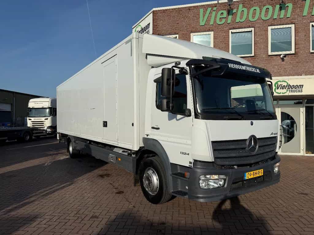 Mercedes-Benz Atego 1324L 8.70m Koffer mit Ladebordwand / ACC / APK TUV / Holl box truck