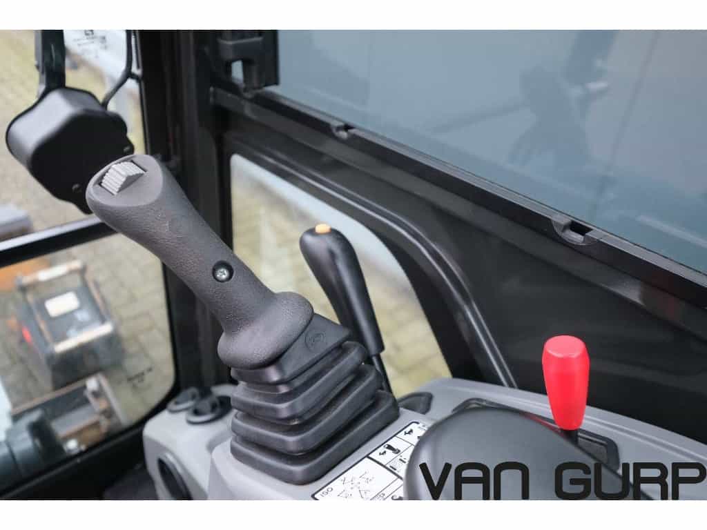 Bobcat E19 | 2023 | 377h | 3 buckets