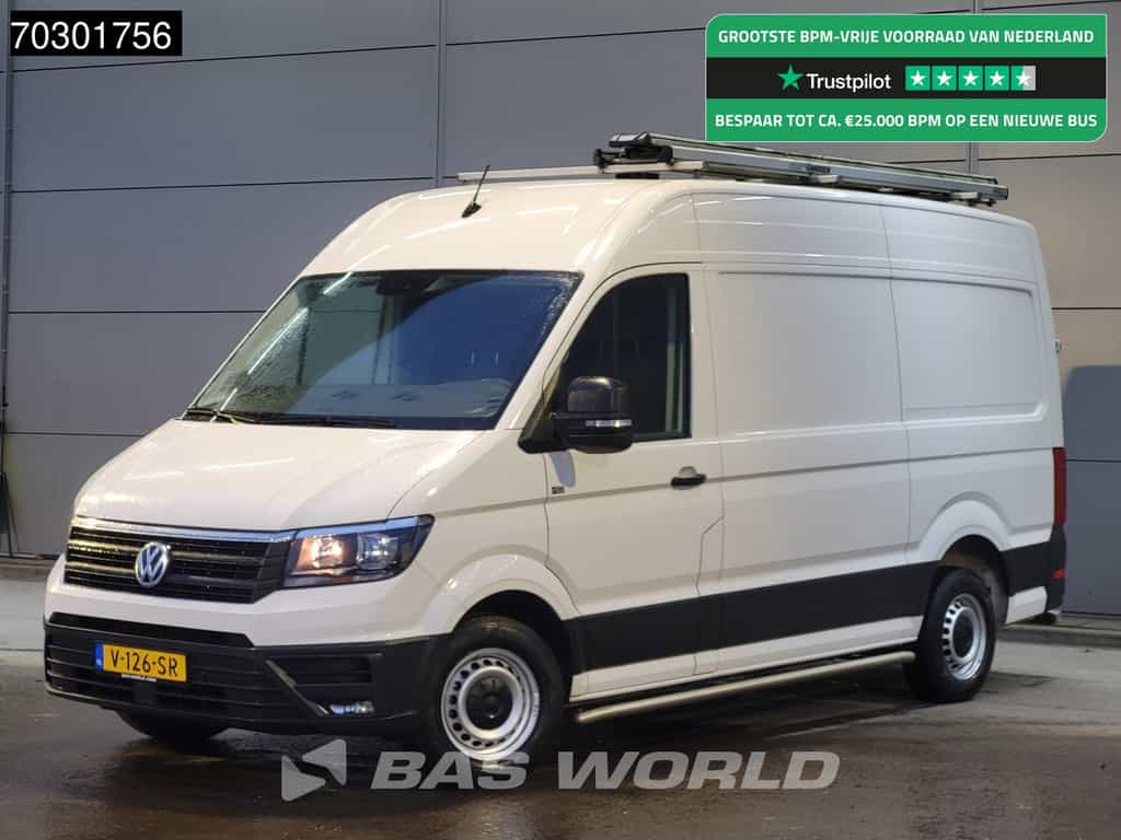Volkswagen Crafter 140pk L3H3 Inrichting Trekhaak Navi Airco Cruise Camera Parkeersensoren Werkplaatsinrichting Imperiaal Euro6 L2H2 Airco Trekhaak Cruise control