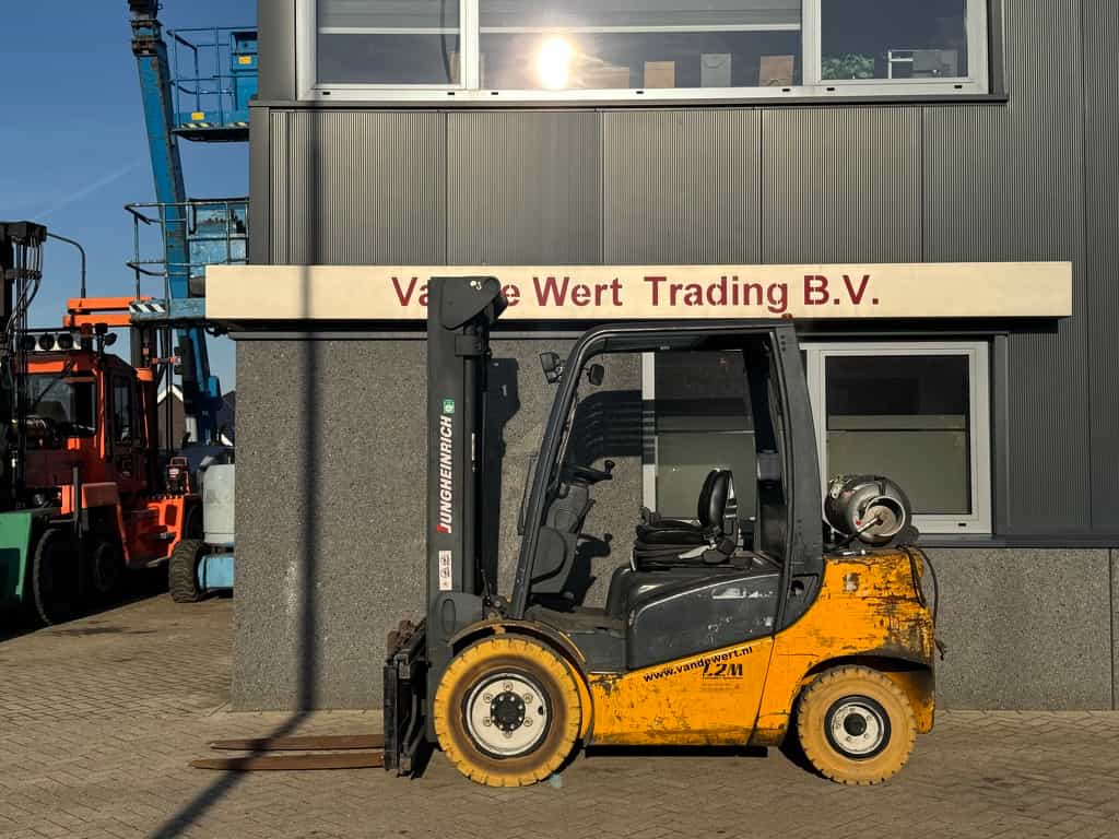 Jungheinrich TFG430S triplo500 freelift sideshift LPG 2015