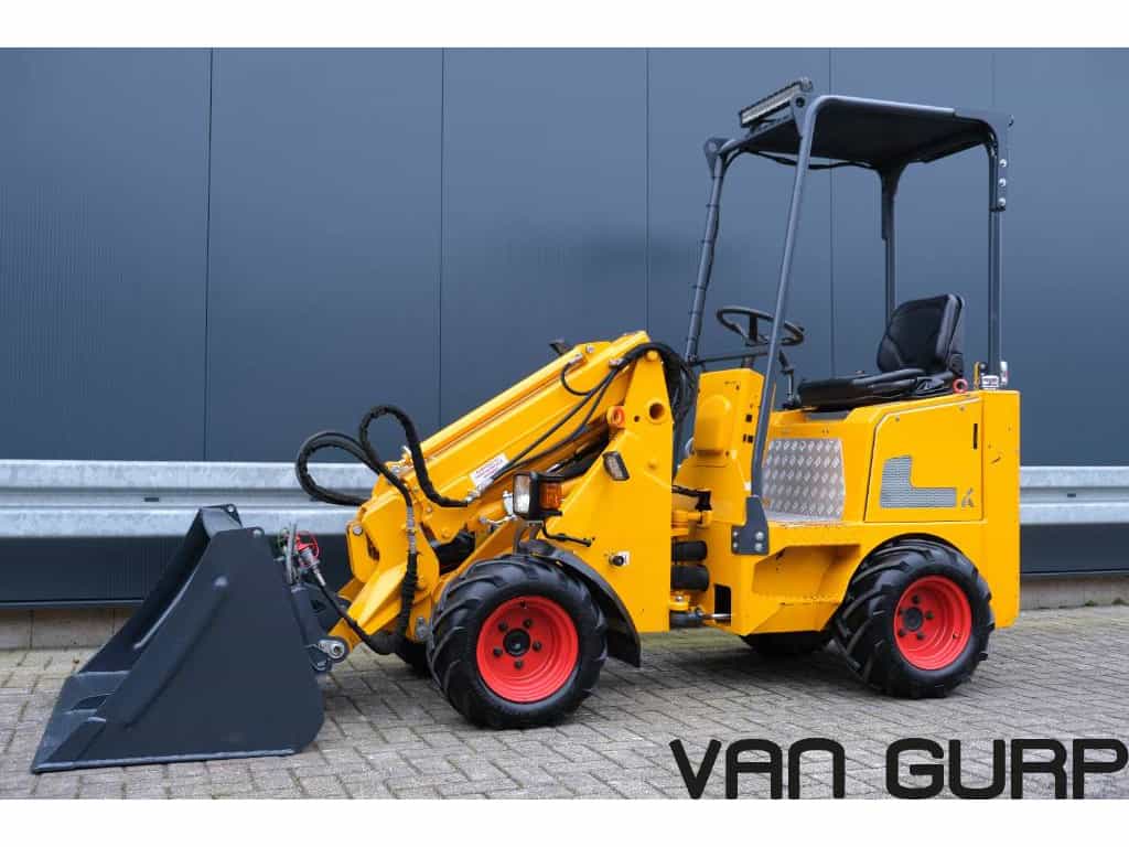 Knikmops KM100 TELE | 2020 | 765h