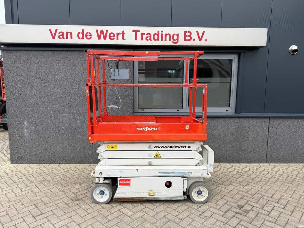 schaarhoogwerker SCISSOR SKYJACK SJ3219 2015 elektrisch 8M Werkhoogte