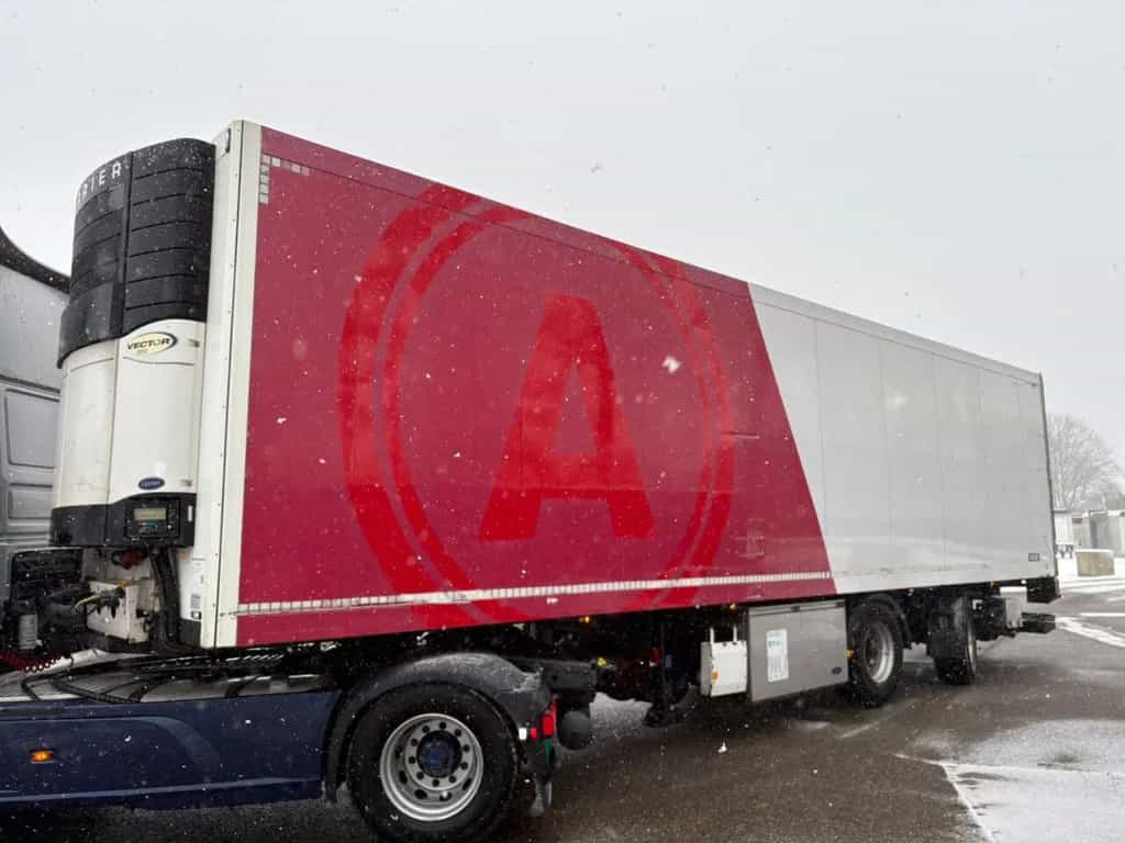 Krone 2-AS 11.7M City Stuuras Carrier Vector 1850 2.500KG LBW refrigerated semi-trailer