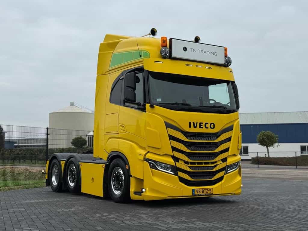 Iveco AS440STX/FP GESTUURDE VOORLOPER, ALCOA, LEATHER, SHOW, 480 PK.