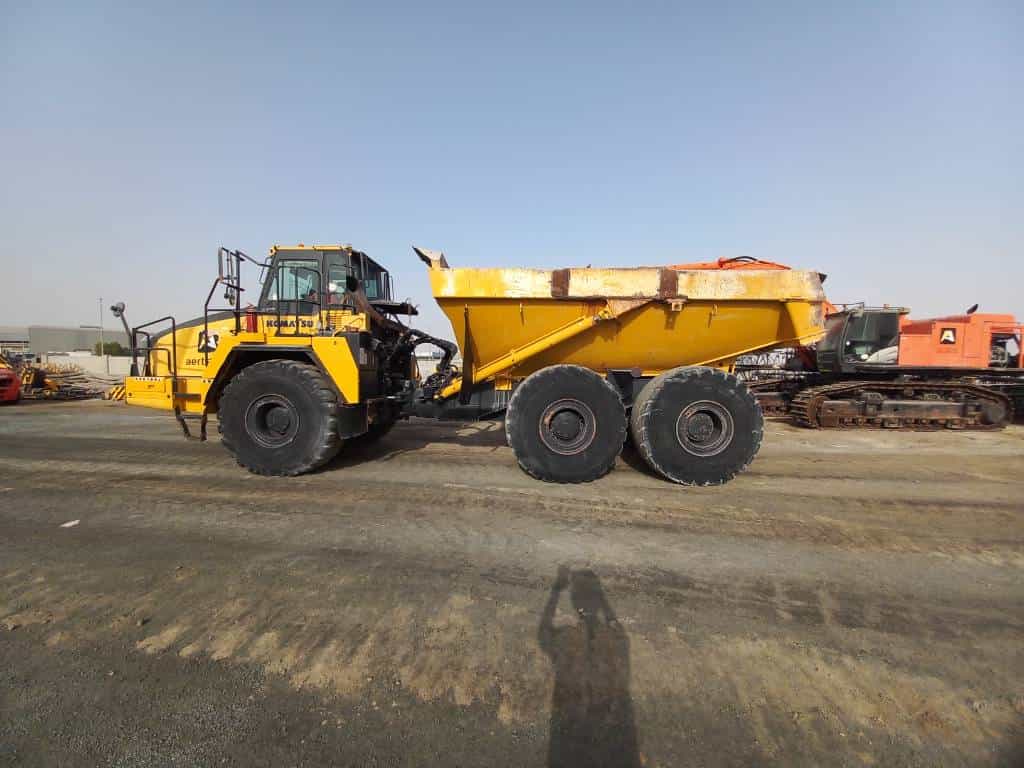 Komatsu HM400-3R (4 pcs available in Abu Dhabi)