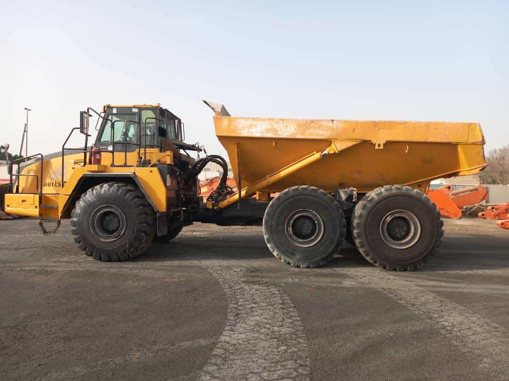 Komatsu HM400-3R (4 pcs available in Abu Dhabi)