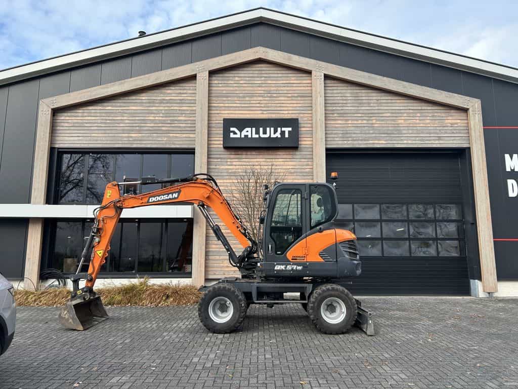 Doosan DX57W
