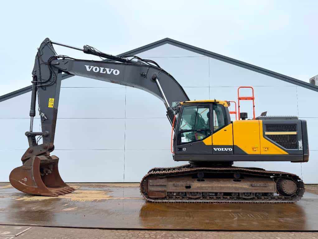 Volvo EC300EL - Hammer Lines / Quick Coupler / Camera
