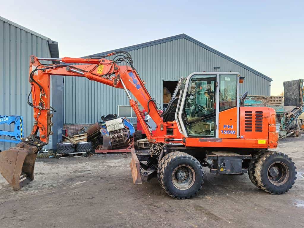 Fiat-Hitachi FH120W bandenkraan Wheel Excavator graafmachine