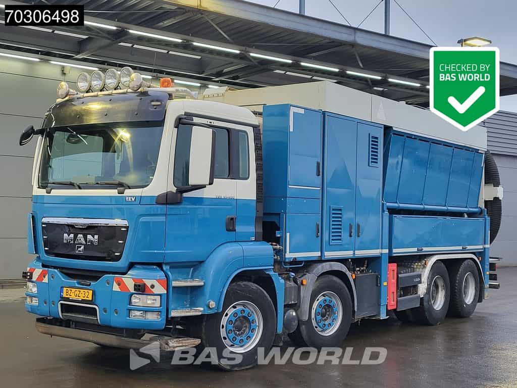 MAN TGS TGS 41.480 8X4 RSP 2-turbinate suction unit excavator Hydraulic arm Remote control Euro 5