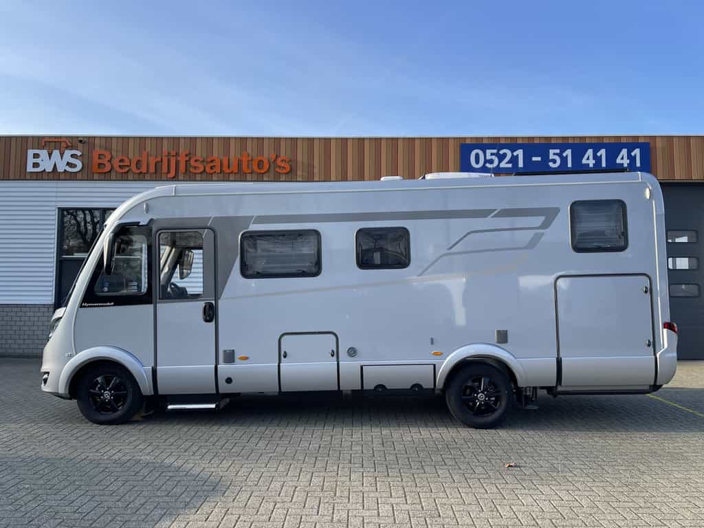 Hymer B-MC I 680 / Mercedes Sprinter automaat 170pk / bearlock / extra accu pakket / grote garage / lengte bedden / hydrauische stempels / direct inzetbaar / vol opties !