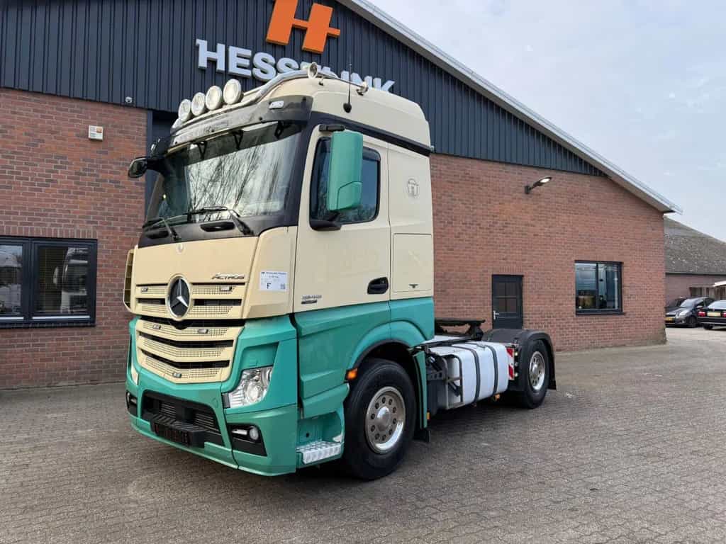 Mercedes-Benz Actros 1845 4x2 Retarder Streamspace 667.790KM! German truck truck tractor