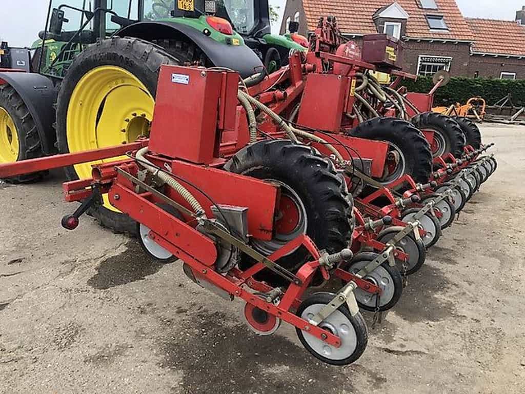 Kverneland Accord Miniair S 12 rijen hydraulisch inklapbaar