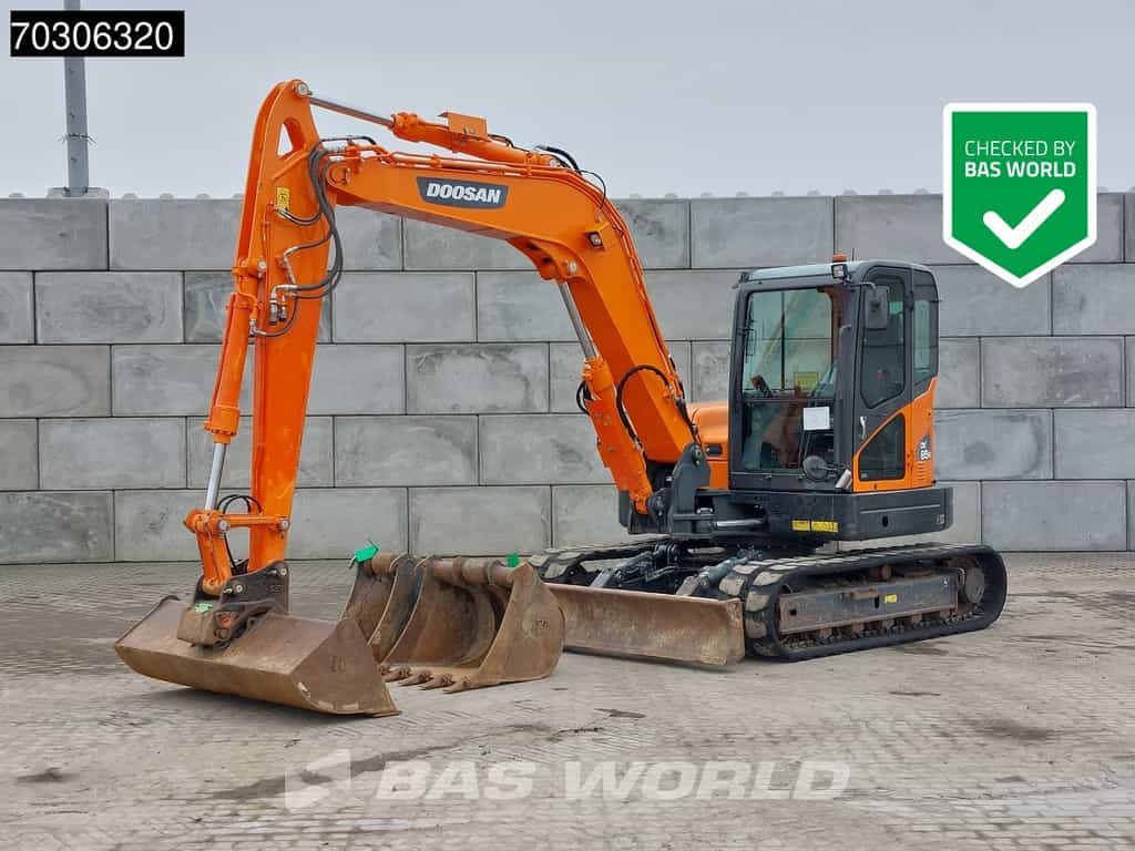 Doosan DX85 R-3 A/C - 3 Buckets