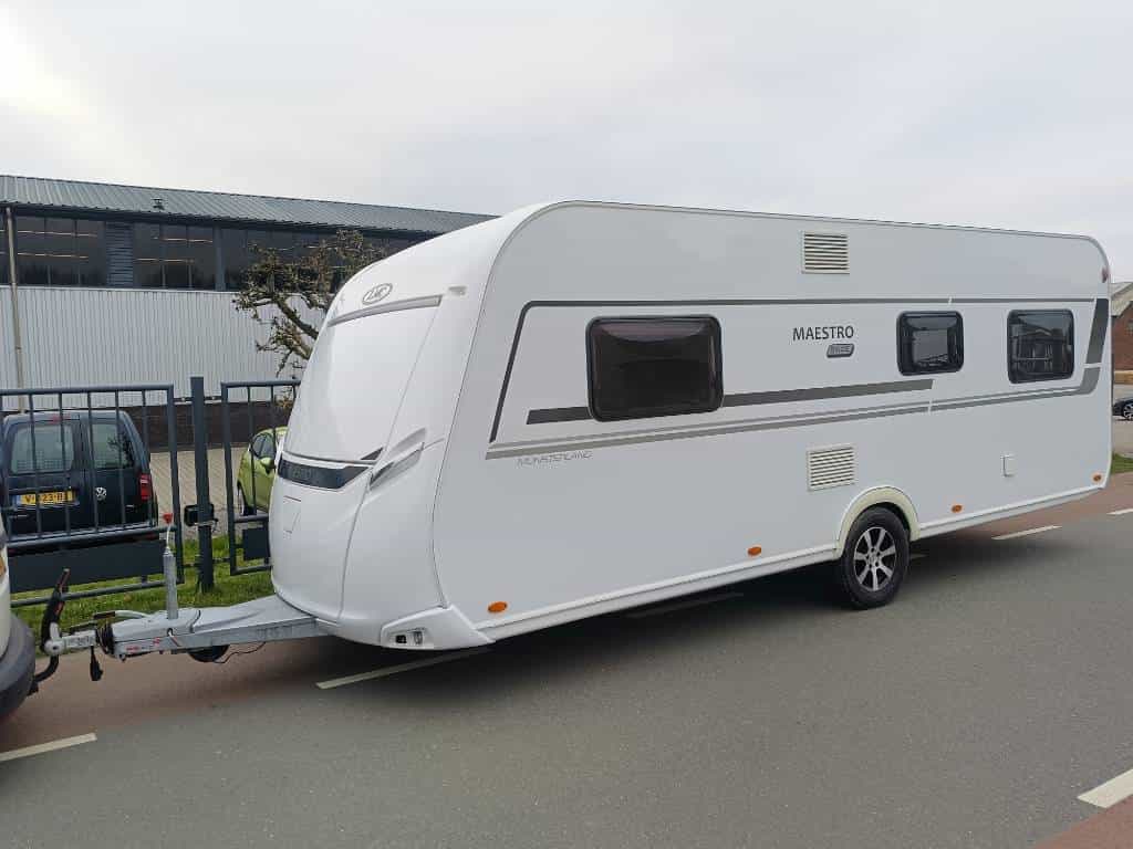 LMC maestro 560e caravan camper