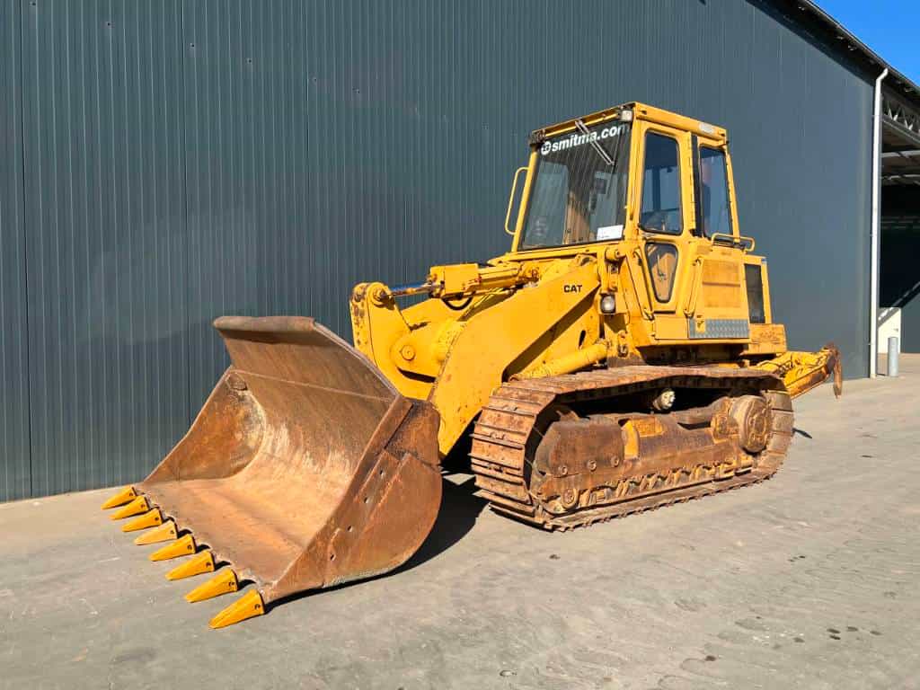 CAT 953 - Ripper