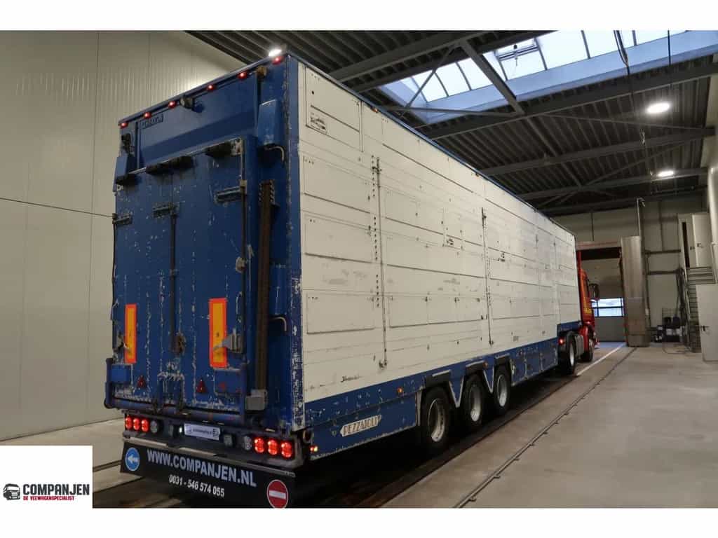 Pezzaioli SBA32 livestock semi-trailer