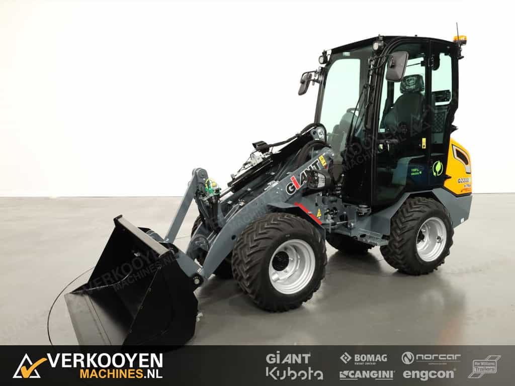 2025 Giant G2200E X-tra (Cabine) VK9185