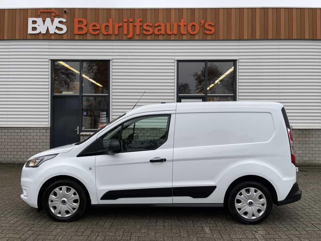 Ford Transit Connect 1.5 TDCI Limited / rijklaar € 12.950 ex btw / lease vanaf € 316 / airco / cruise / navi / Apple Carplay / achteruit rijcamera / 3 zits !