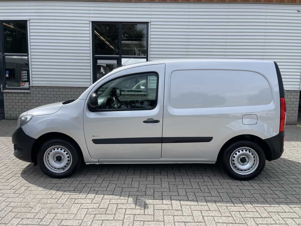 Mercedes-Benz Citan 108 CDI BlueEFFICIENCY Business Professional / vaste prijs rijklaar € 9.950 ex btw / lease vanaf € 200 / airco / ramen rondom / zilver metallic / pdc achter !