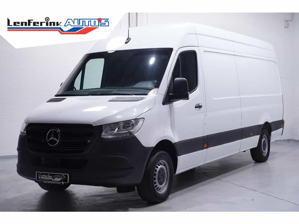 Mercedes-Benz Sprinter 315 CDI 150 pk L3H2 Airco, Camera, DAB+ Cruise Control, Laadruimte Pakket, Opstap achter, 3-Zits