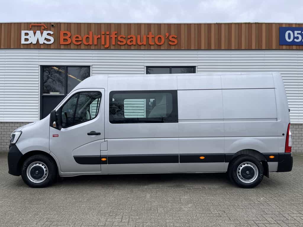 Renault Master T35 2.3 dCi 135 L3H2 DC 7 persoons / vaste prijs rijklaar € 23.950 ex btw / lease vanaf € 462 / airco / cruise / navi / trekhaak 2500 kg / pdc voor en achter / achteruit rijcamera !