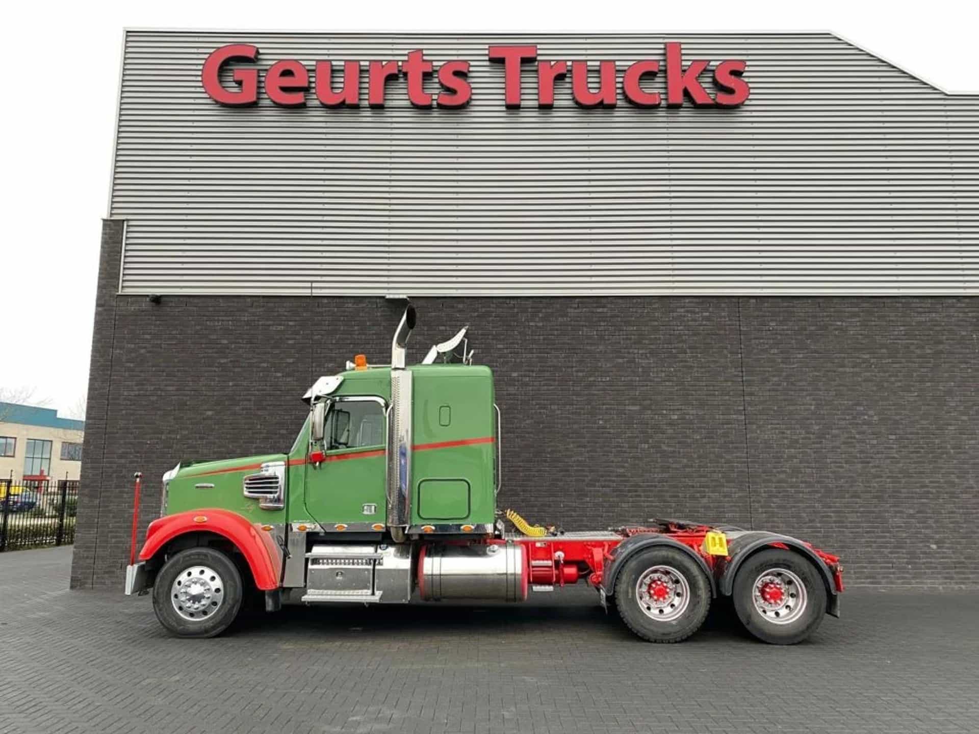 Freightliner  CORONADA 6X4 EURO 6 TREKKER/TRACTOR/SATTELZUGMASCHINE/SHOWTRUCK