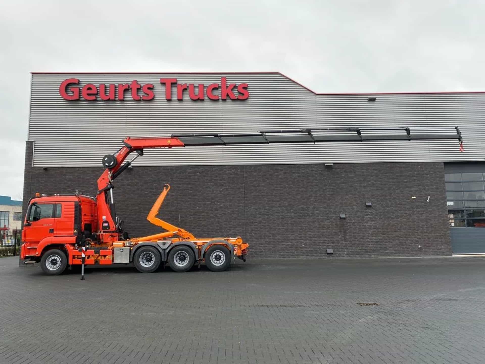 MAN  TGS 35.480 8X4 TRIDEM + 20 TON HAAKARM + HMF 3220-K6 KRAAN/KRAN/CRANE/GRUA