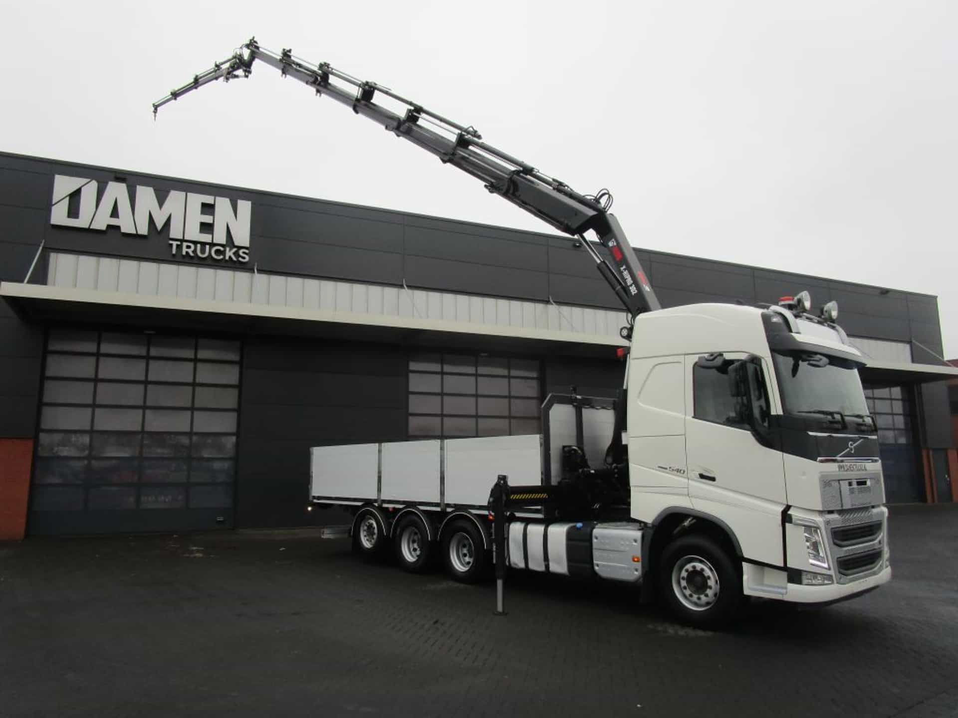 Volvo FH 540 FH 540 8x4 Euro 6 HIAB 302 E-6 + JIB 45X-3