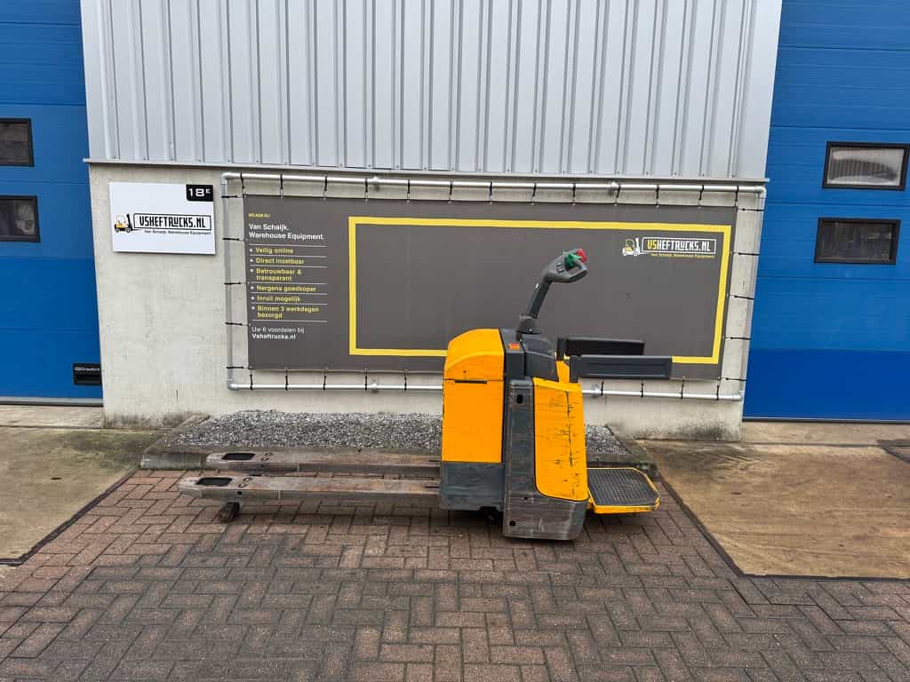 VS-21907 Elektrische palletwagen Jungheinirch ERE120 Vorken 1400mm