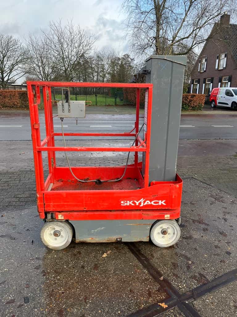 Verticale manlift Skyjack SJ16